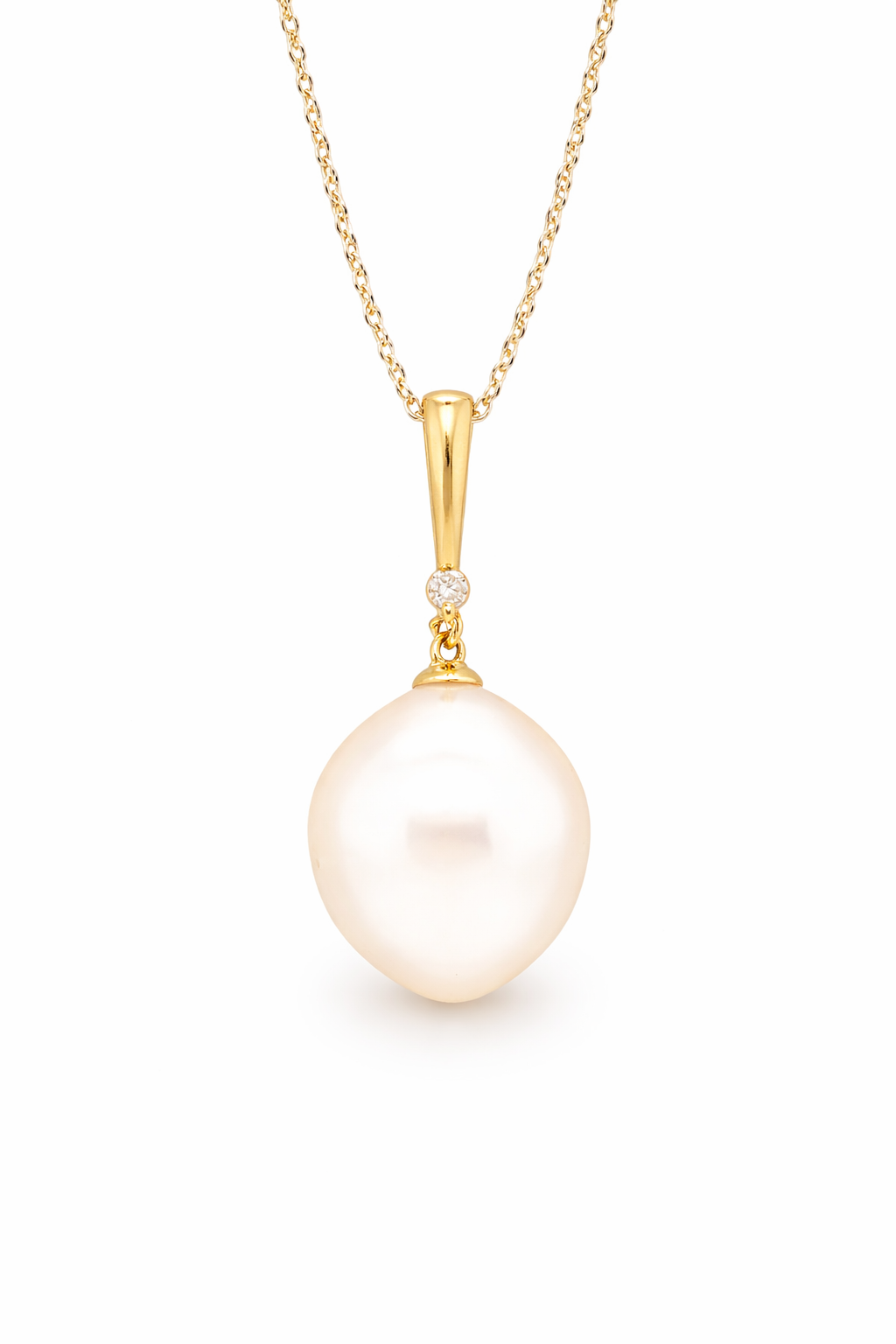 18ct Yellow Gold South Sea Pearl 0.05ct Diamond Pendant