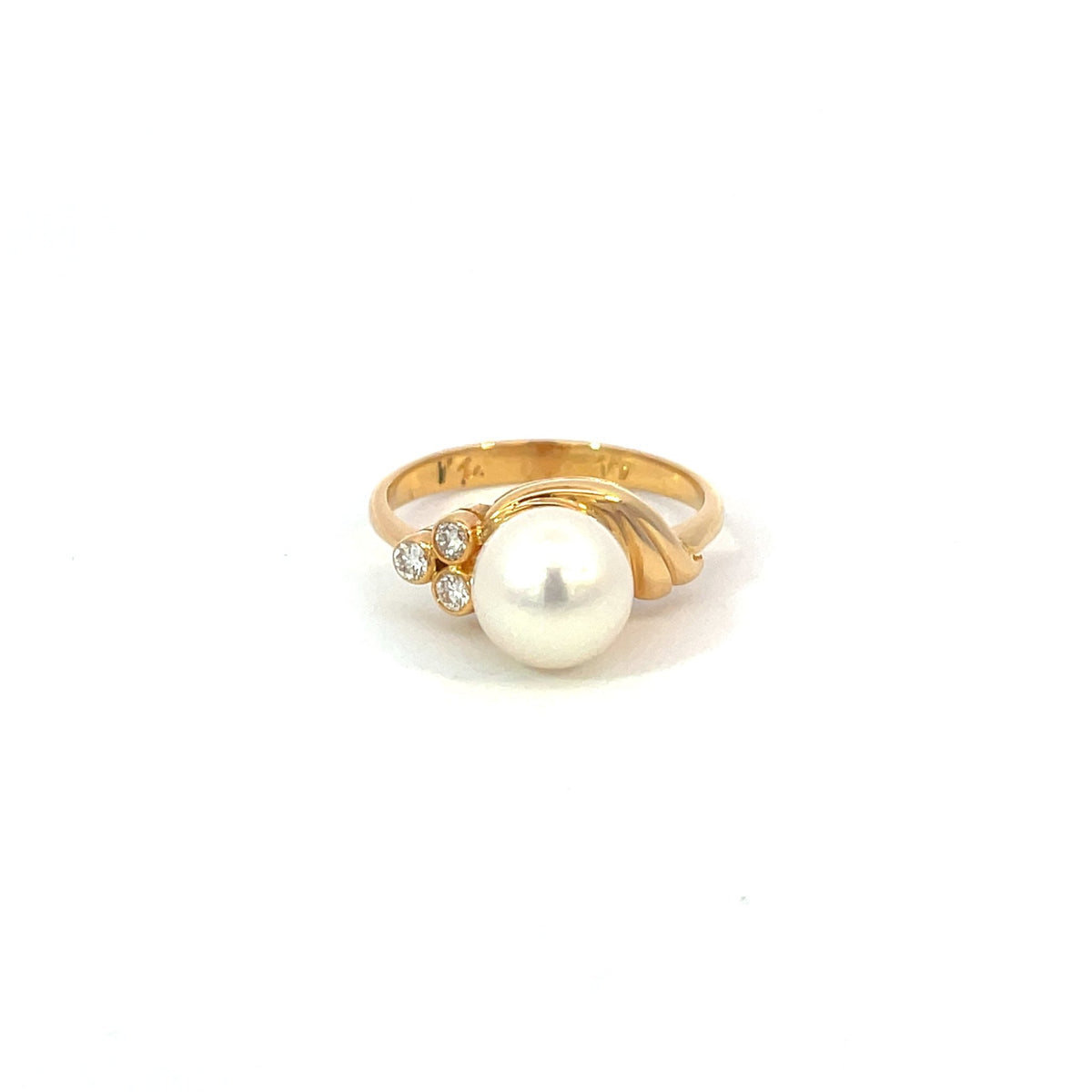 Diamond and Pearl Ring - Markbridge Jewellers